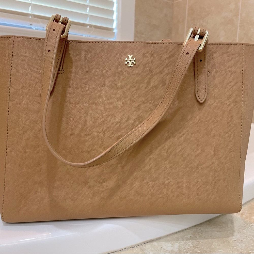 Like New Tory Burch medium tote in camel/beige.  Used 1-2 times.